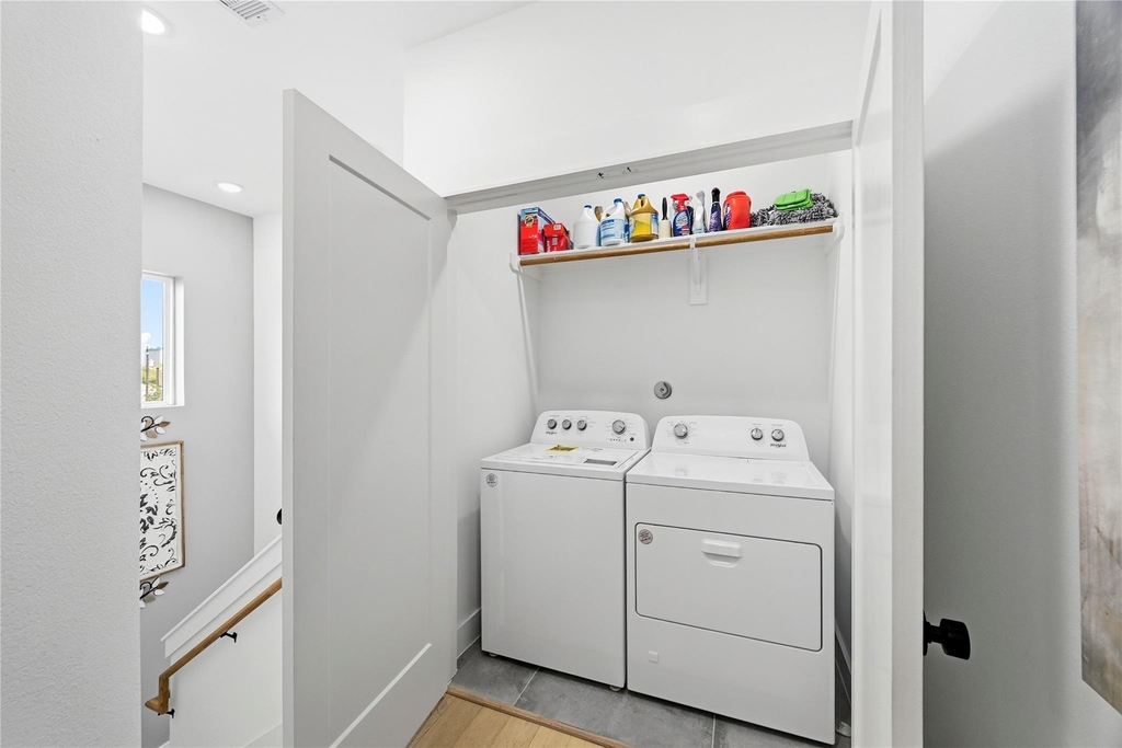 2502 Tuam Street - Photo 18