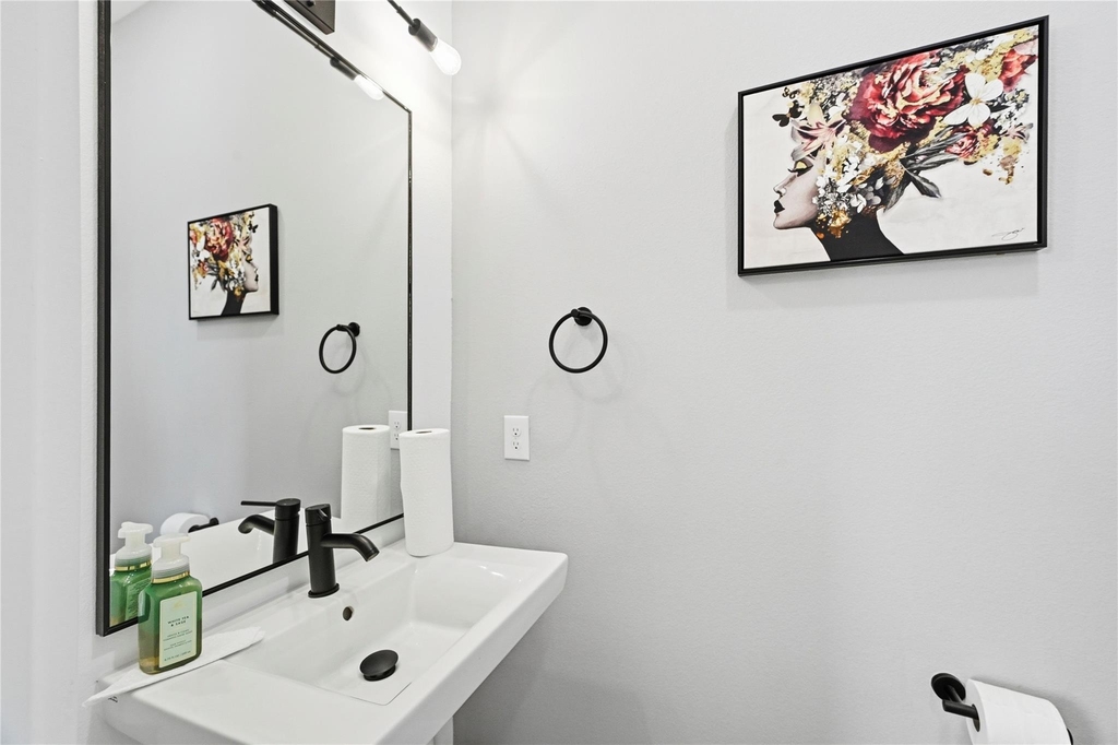 2502 Tuam Street - Photo 17