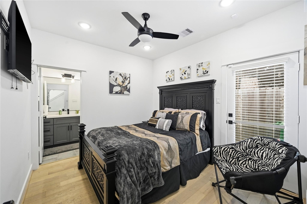 2502 Tuam Street - Photo 3