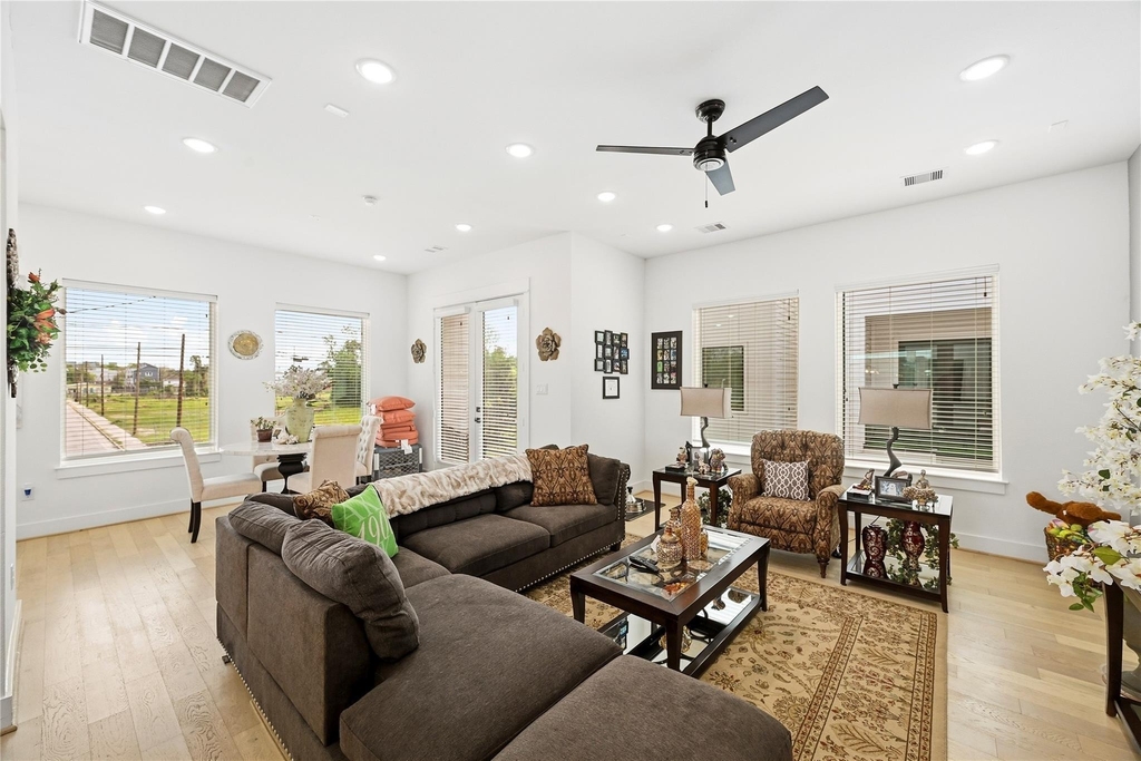 2502 Tuam Street - Photo 13