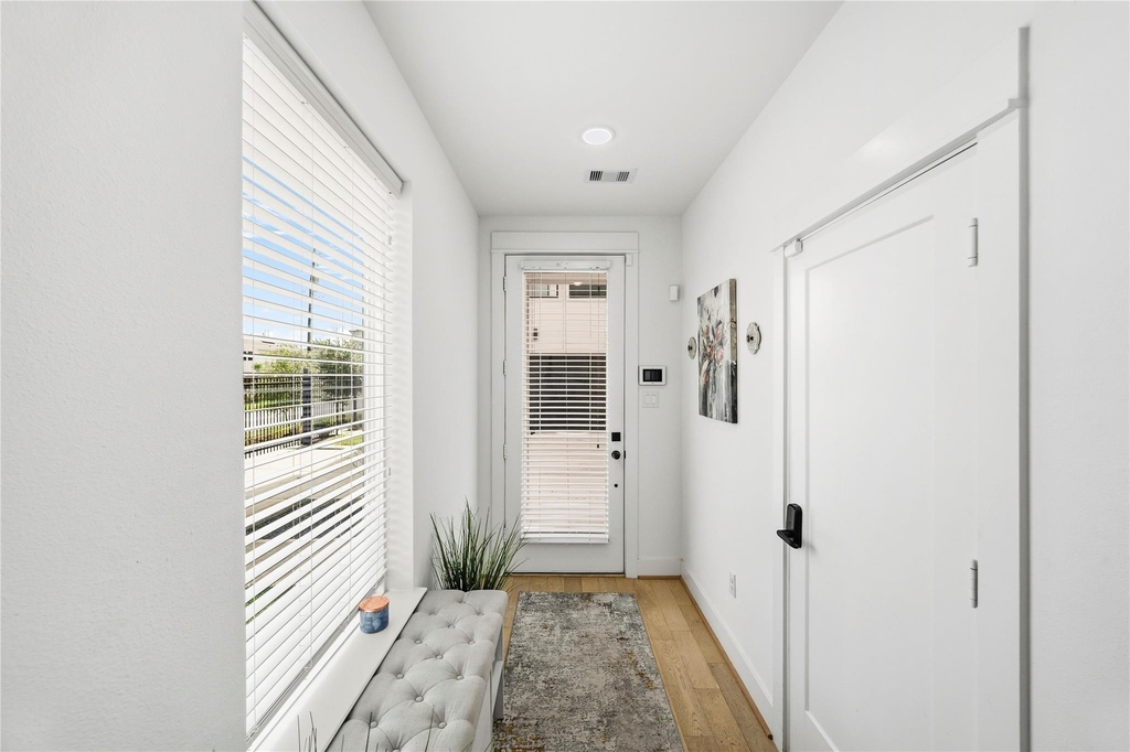 2502 Tuam Street - Photo 5