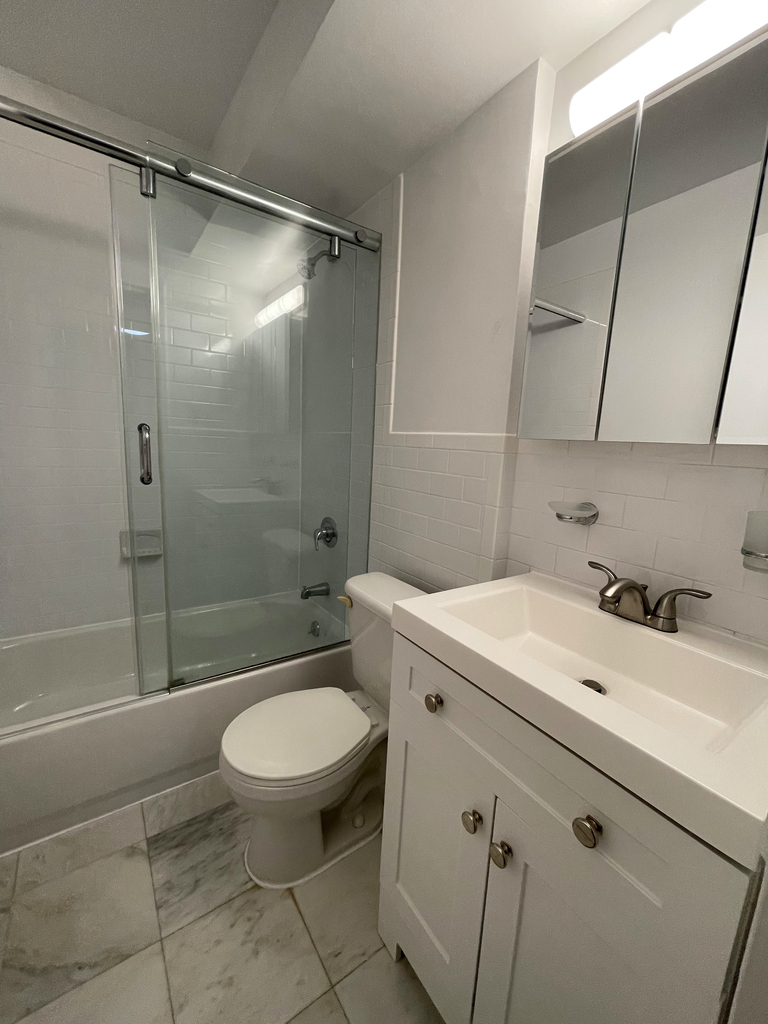 East 56th Street - Photo 8