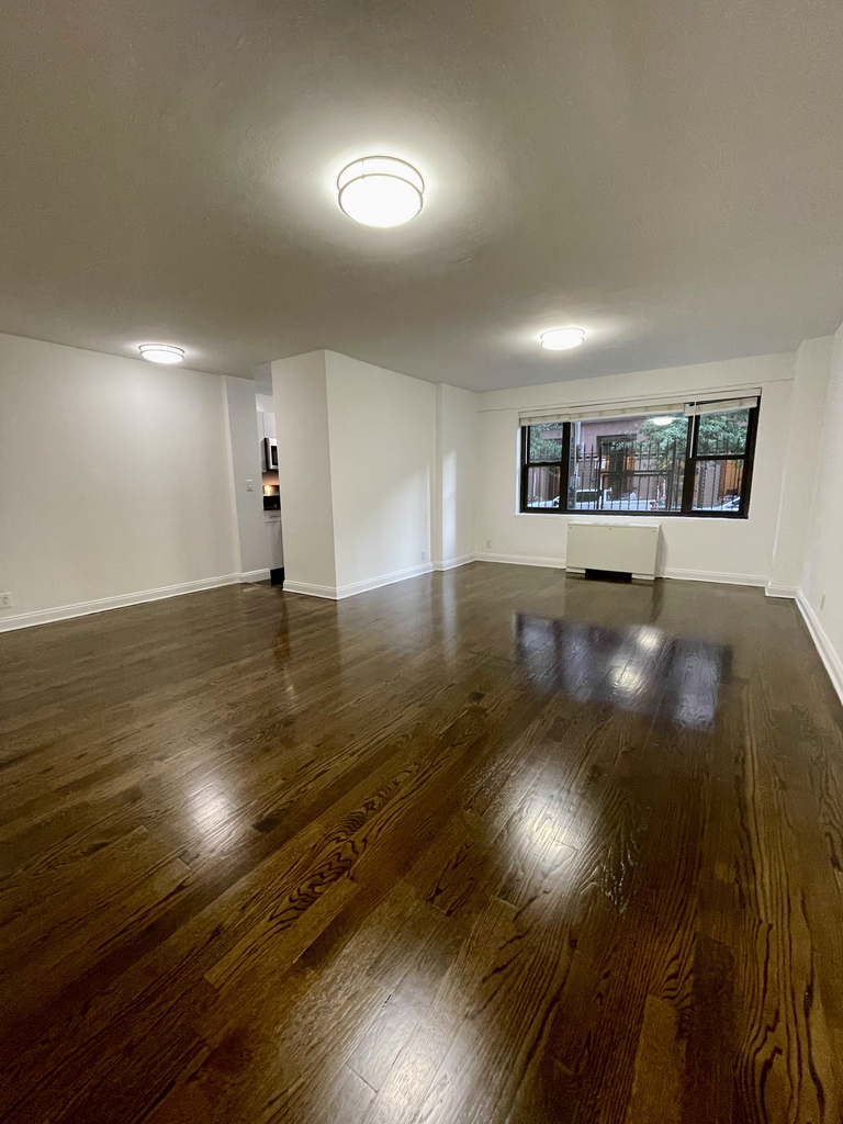 East 56th Street - Photo 0