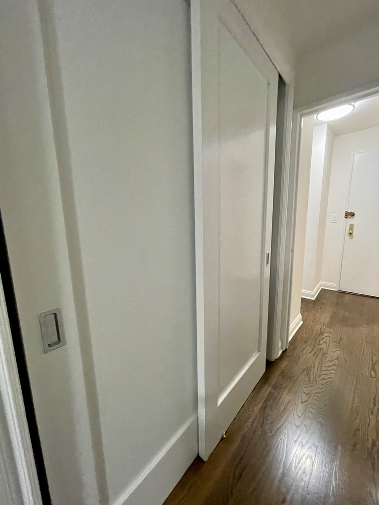 East 56th Street - Photo 7