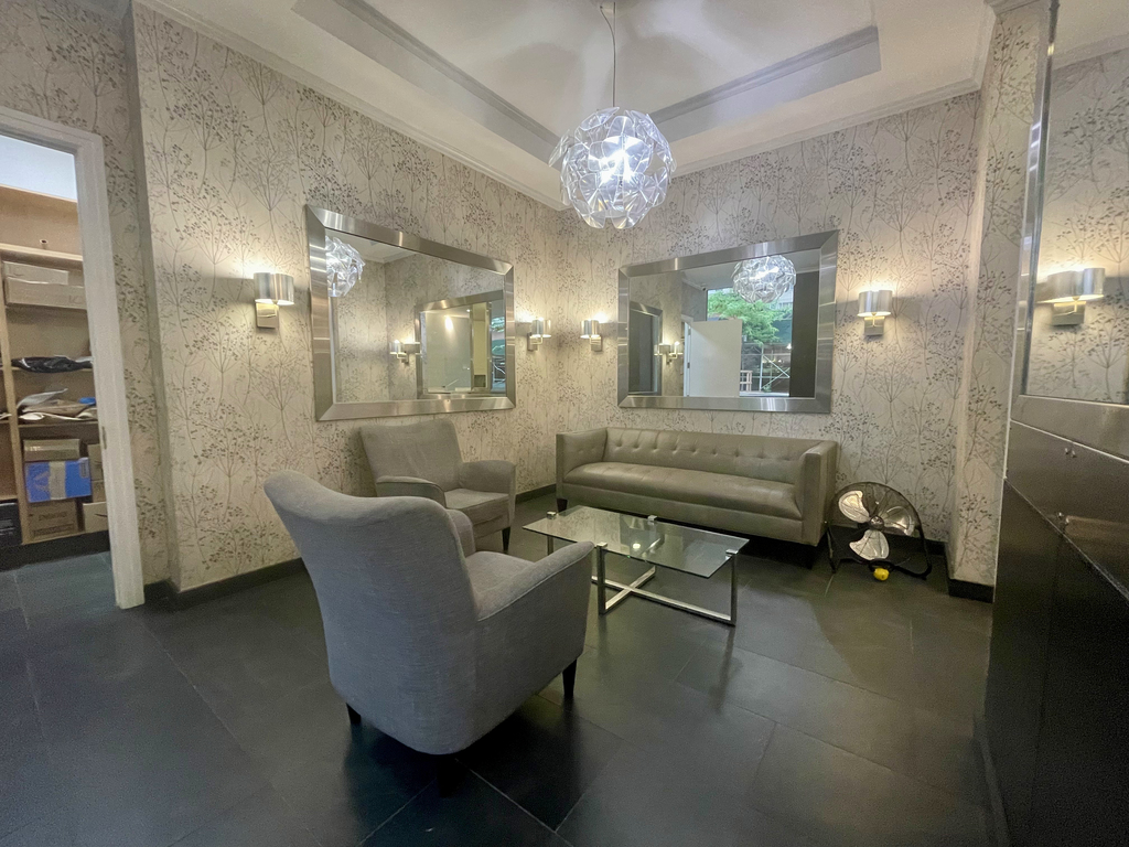 East 56th Street - Photo 10