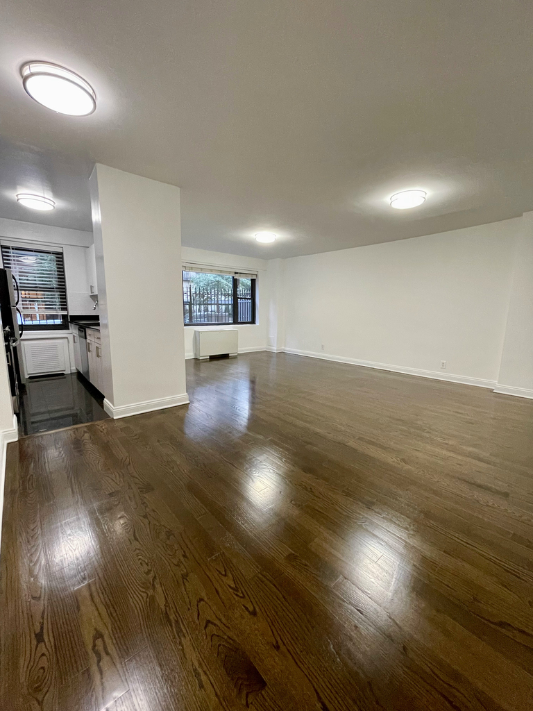 East 56th Street - Photo 2