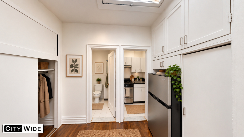 1045 Lexington Avenue - Photo 0