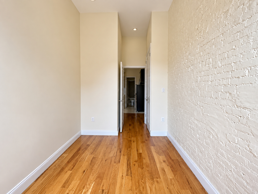 643 St Marks Place - Photo 5