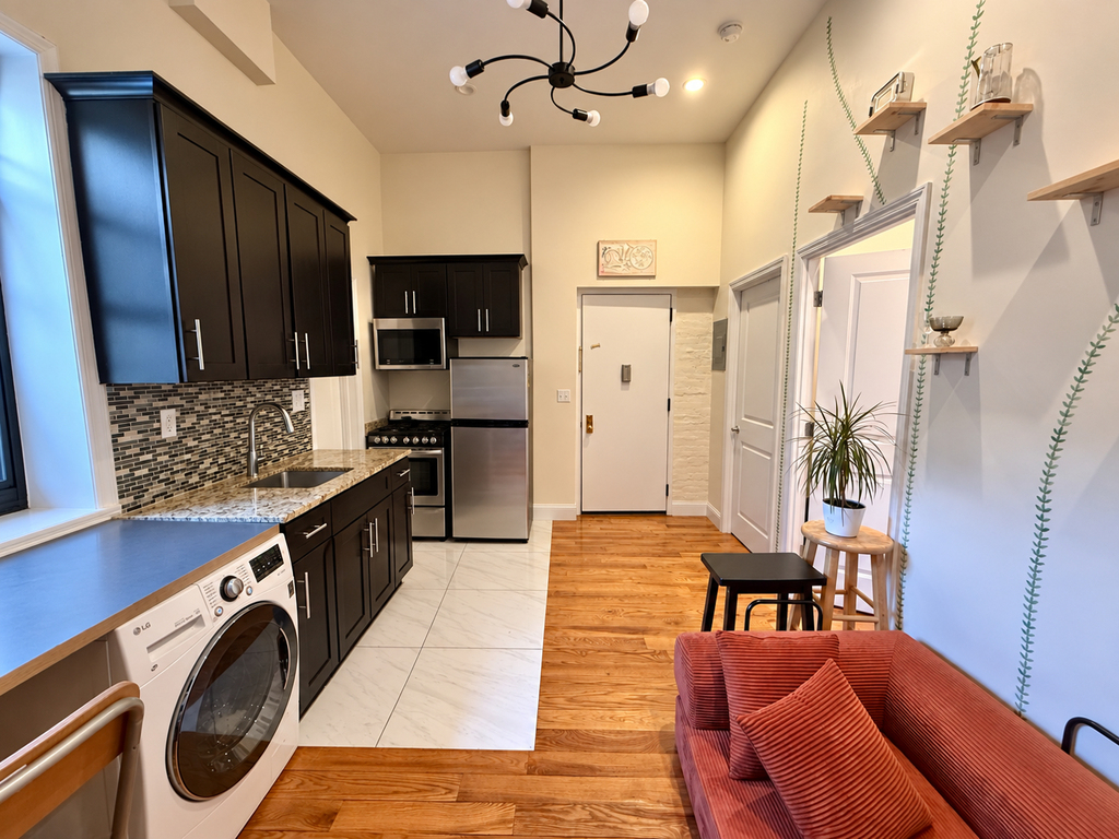 643 St Marks Place - Photo 0