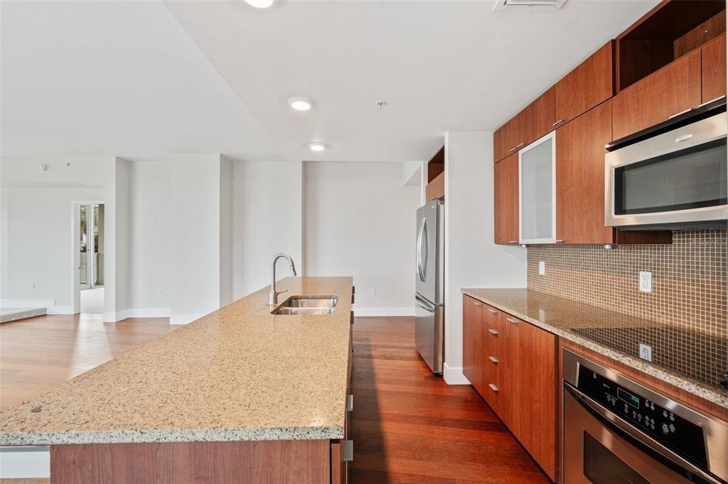 912 Channelside Drive - Photo 9