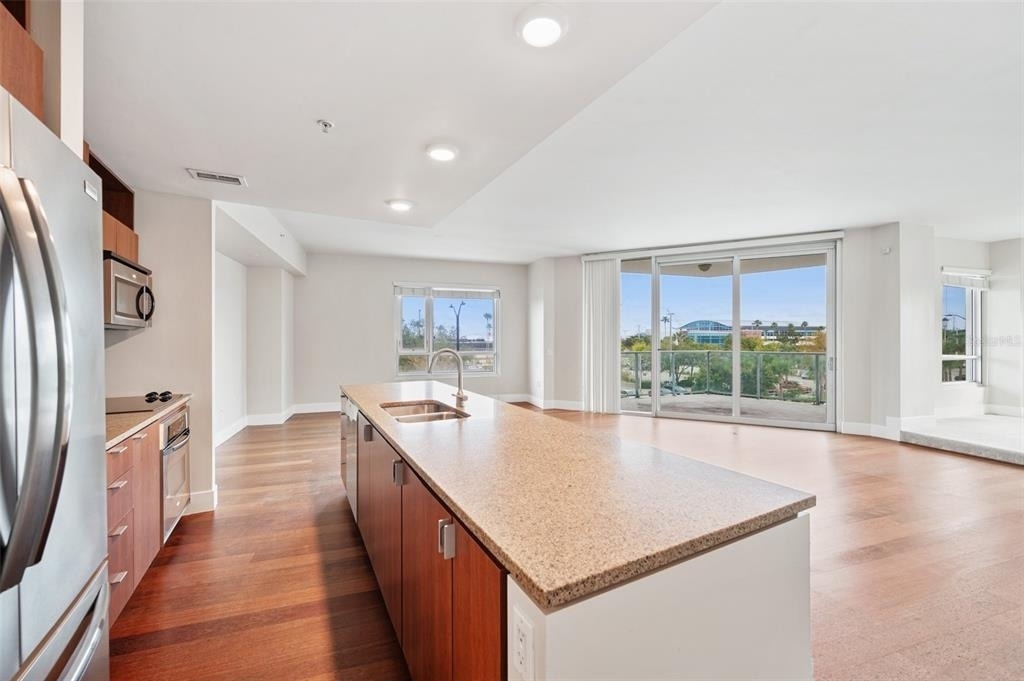 912 Channelside Drive - Photo 11