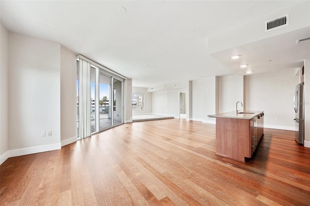 912 Channelside Drive - Photo 7