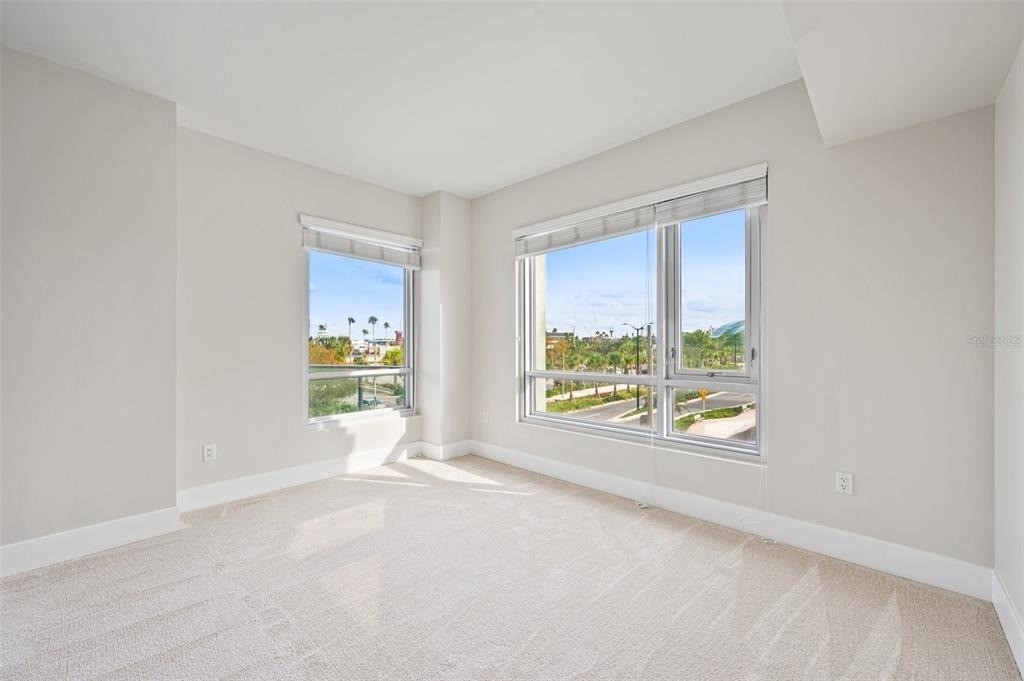 912 Channelside Drive - Photo 3