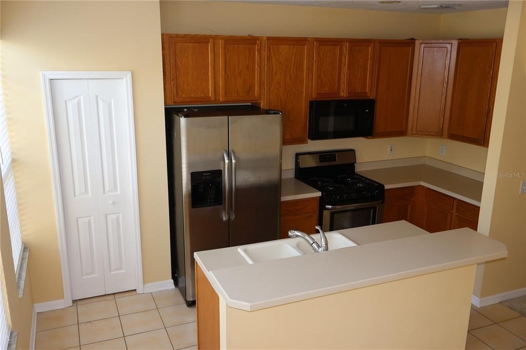 3019 Pointeview Drive - Photo 2