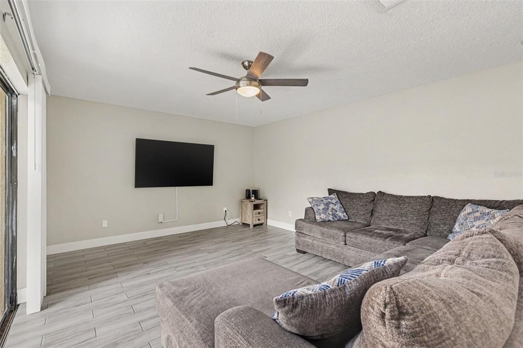 8114 Oak Trace Way - Photo 3