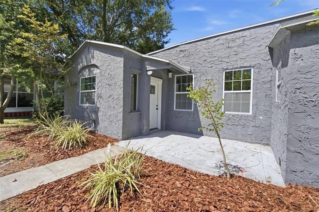 1201 S Lincoln Avenue - Photo 2