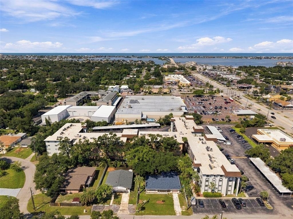2525 W Bay Drive - Photo 37