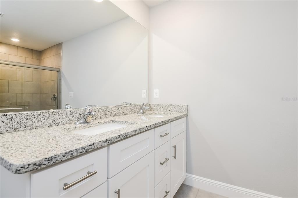 522 Bristol Circle - Photo 12