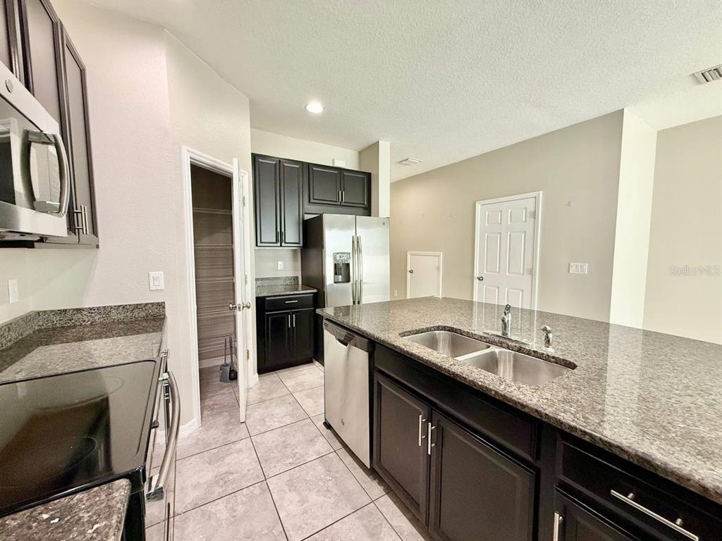 7123 Summer Holly Place - Photo 8