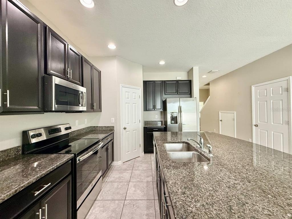 7123 Summer Holly Place - Photo 7