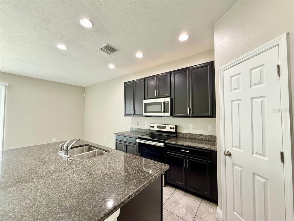 7123 Summer Holly Place - Photo 3