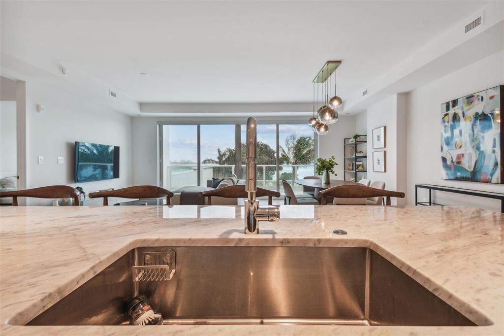 1020 Sunset Point Road - Photo 32
