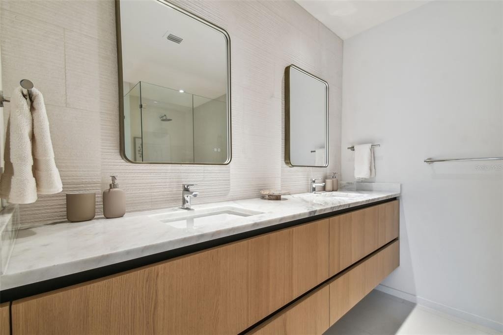 1020 Sunset Point Road - Photo 1