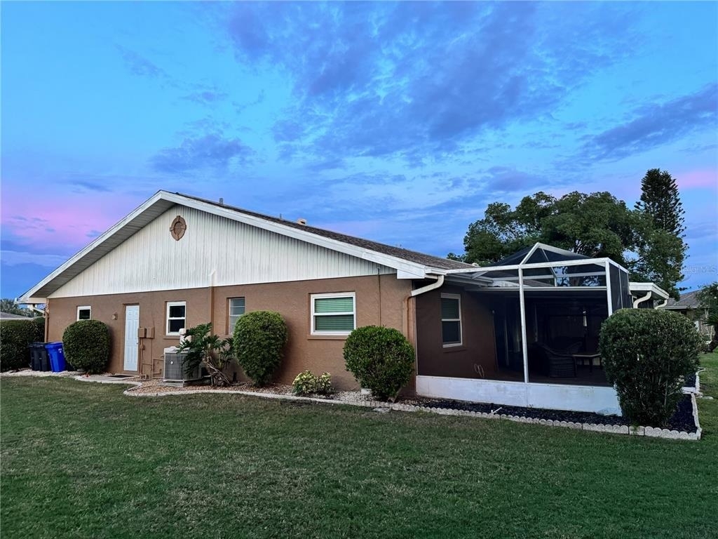 1008 Yellowbird Place - Photo 4