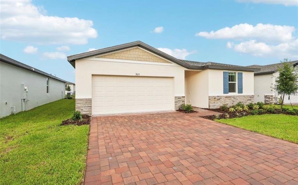5013 Kaia Avenue - Photo 0
