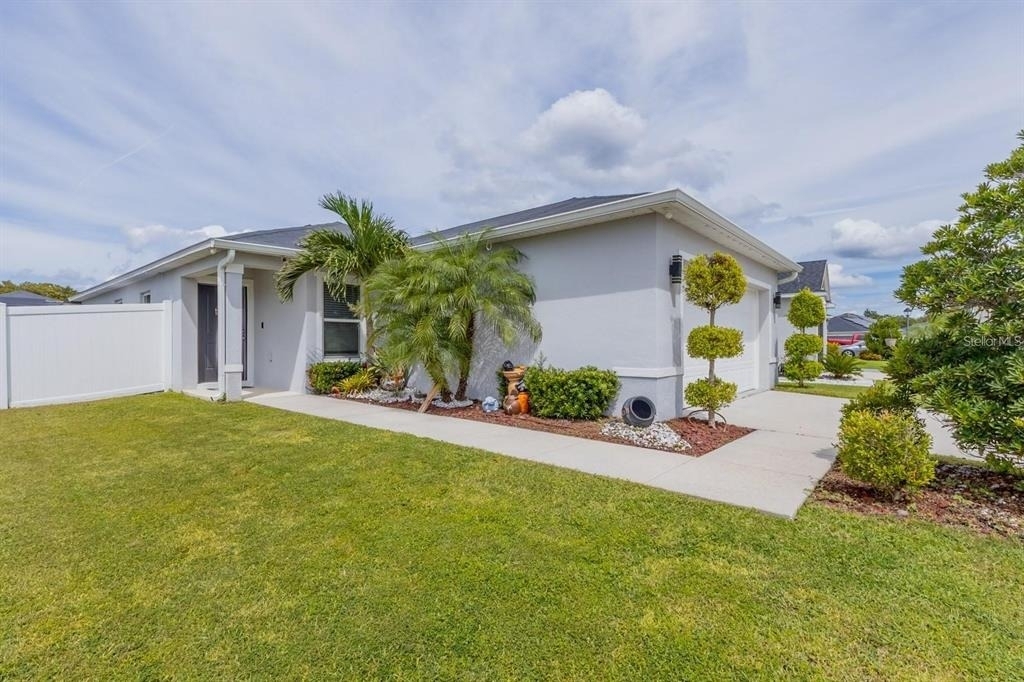 4744 Glencrest Loop - Photo 1