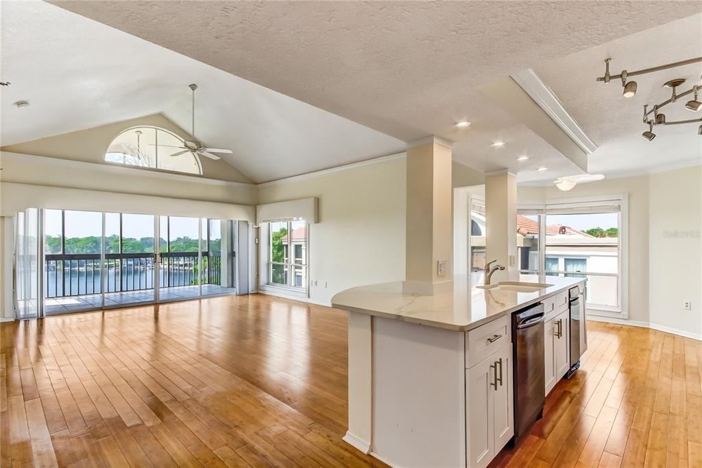 204 Quayside Circle - Photo 2