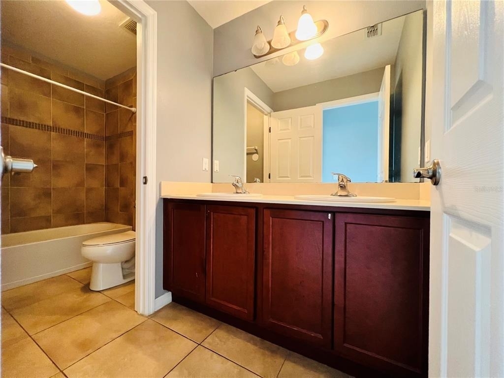 2352 Levante Court - Photo 18