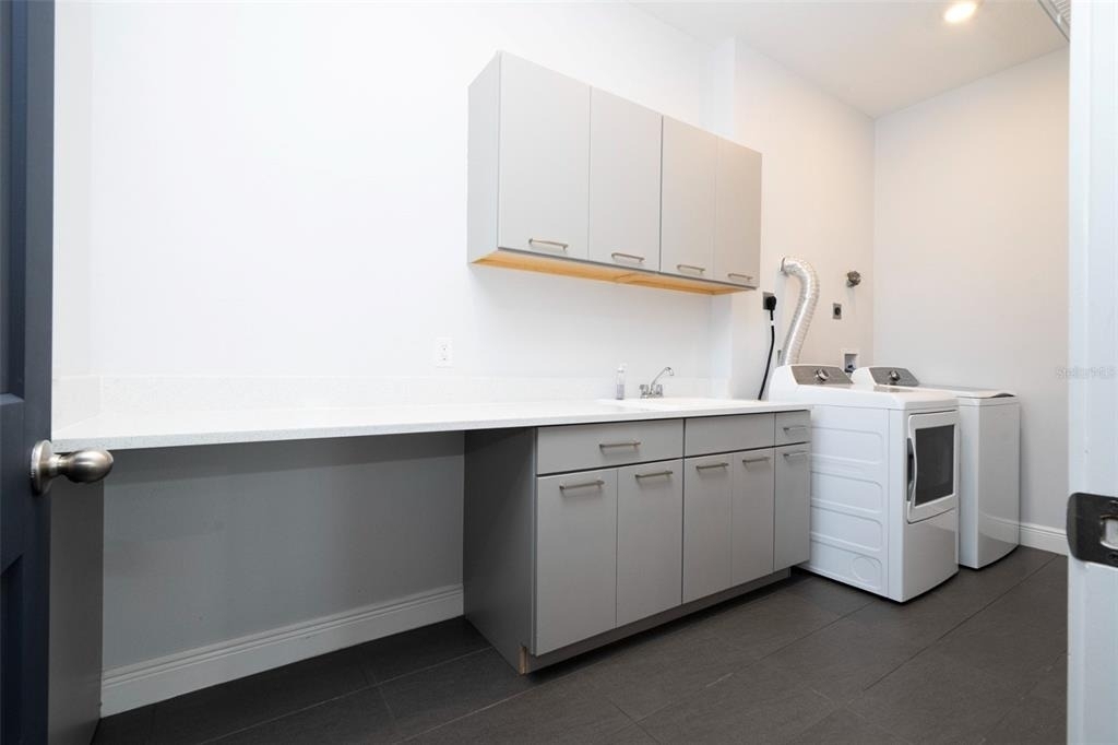 6665 Bridgman Street - Photo 11