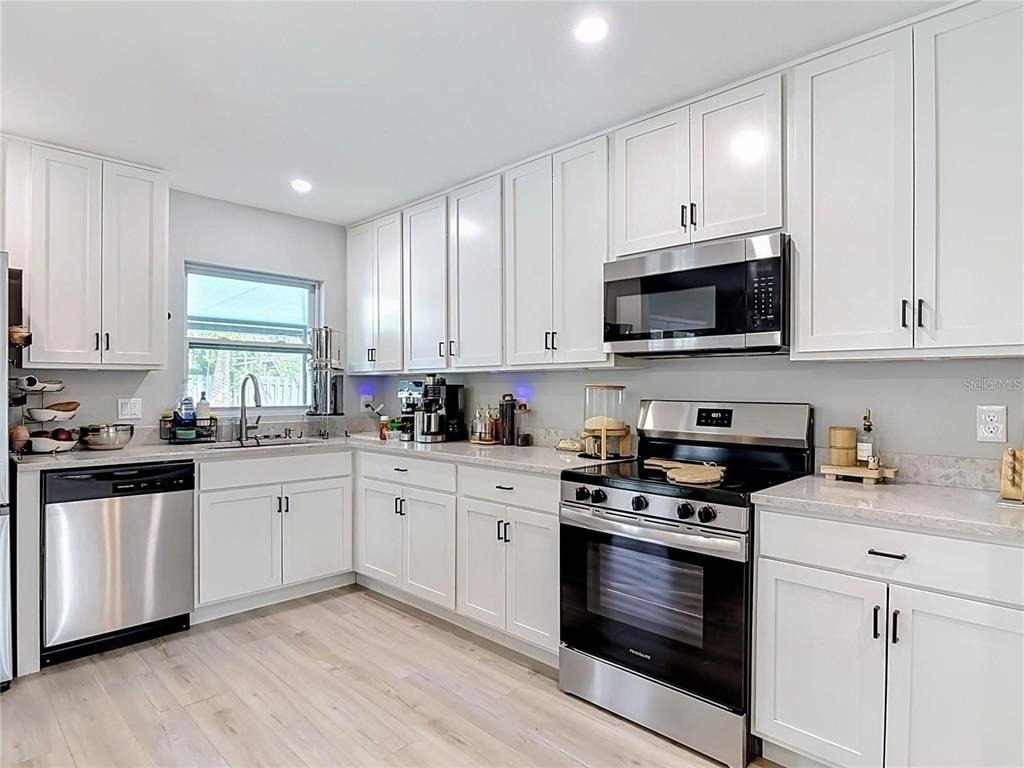 8676 Hillside Drive - Photo 15