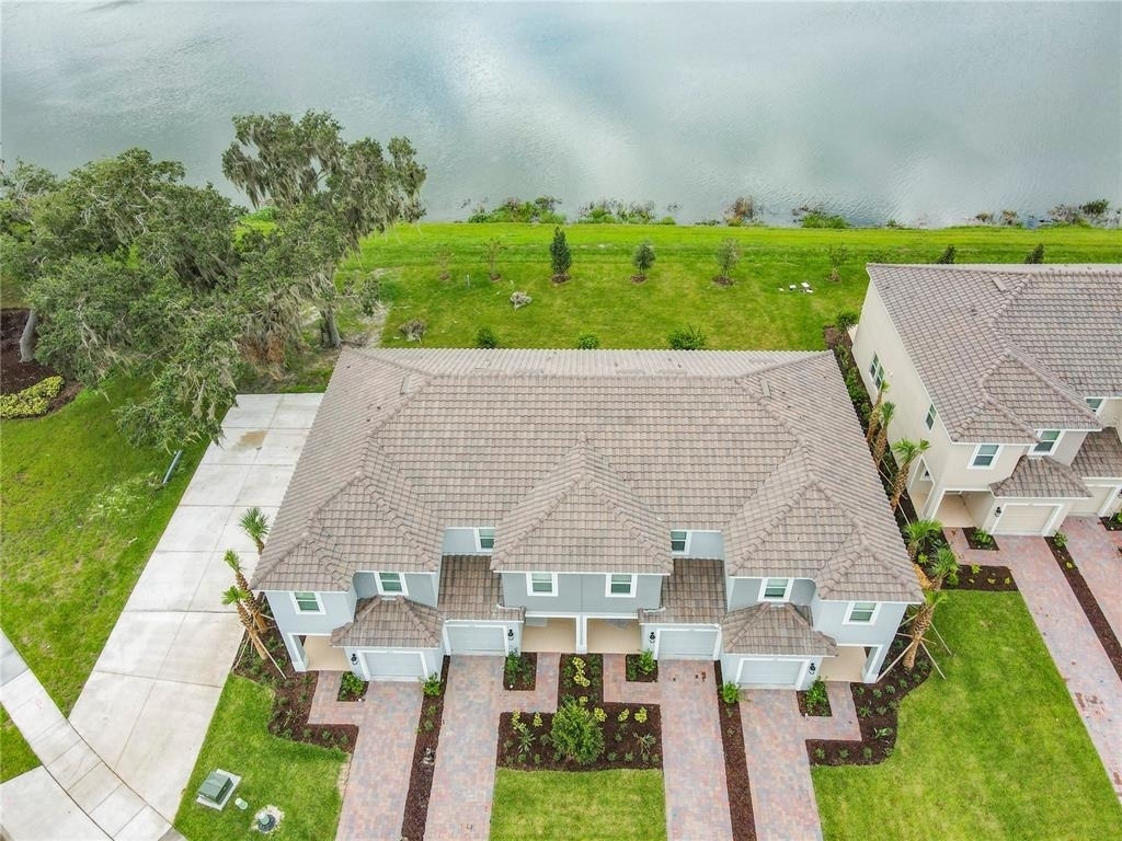 1256 Lago Vista Court - Photo 3