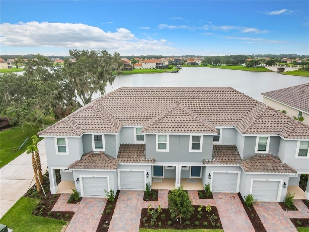 1256 Lago Vista Court - Photo 2