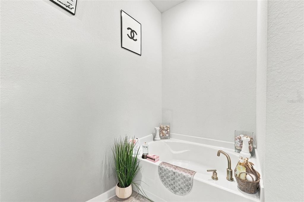 2302 Friendly Confines Loop - Photo 17