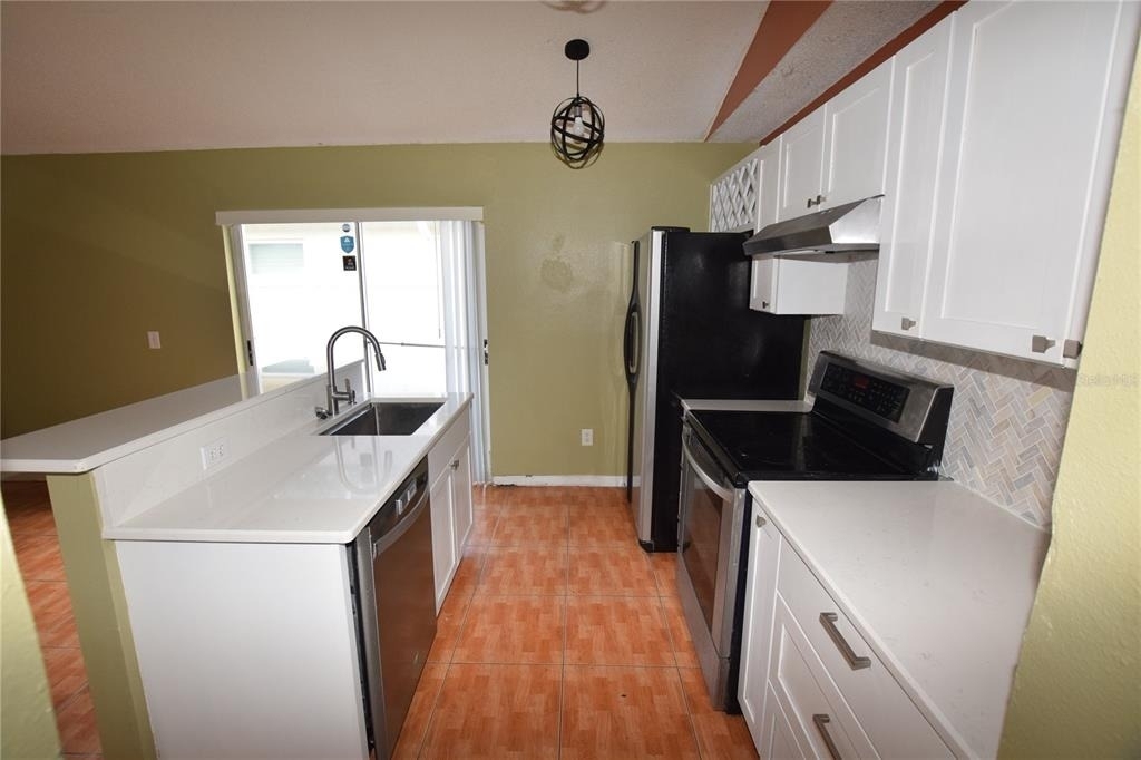 2216 Phonecia Court - Photo 11