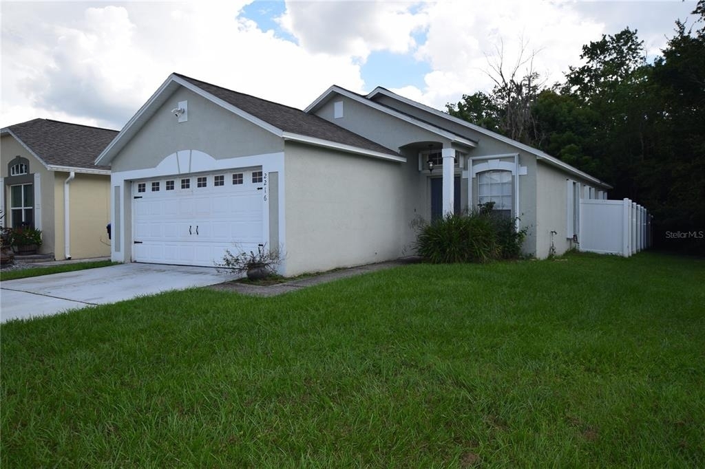 2216 Phonecia Court - Photo 0
