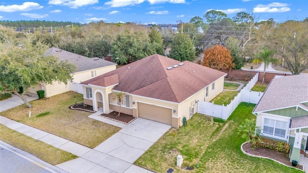 10354 Stratford Pointe Avenue - Photo 3