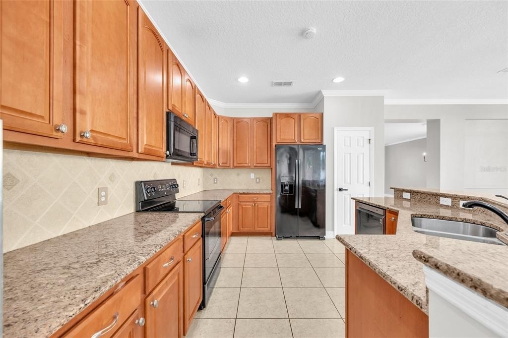 10354 Stratford Pointe Avenue - Photo 9