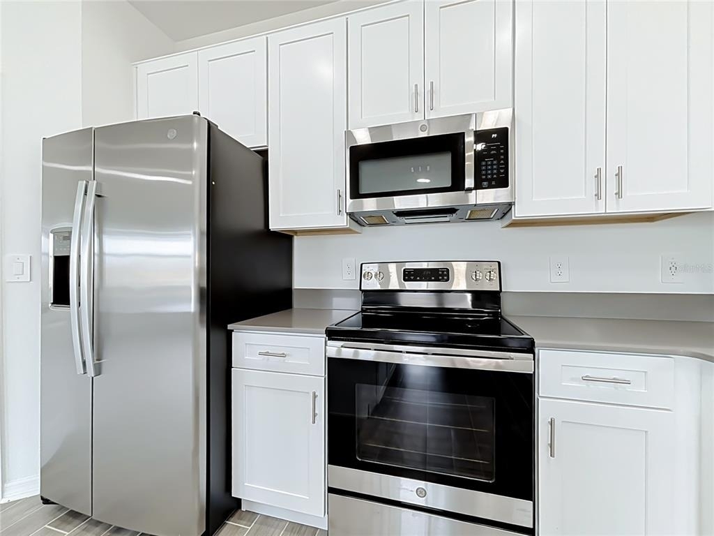 643 Grove Street - Photo 10