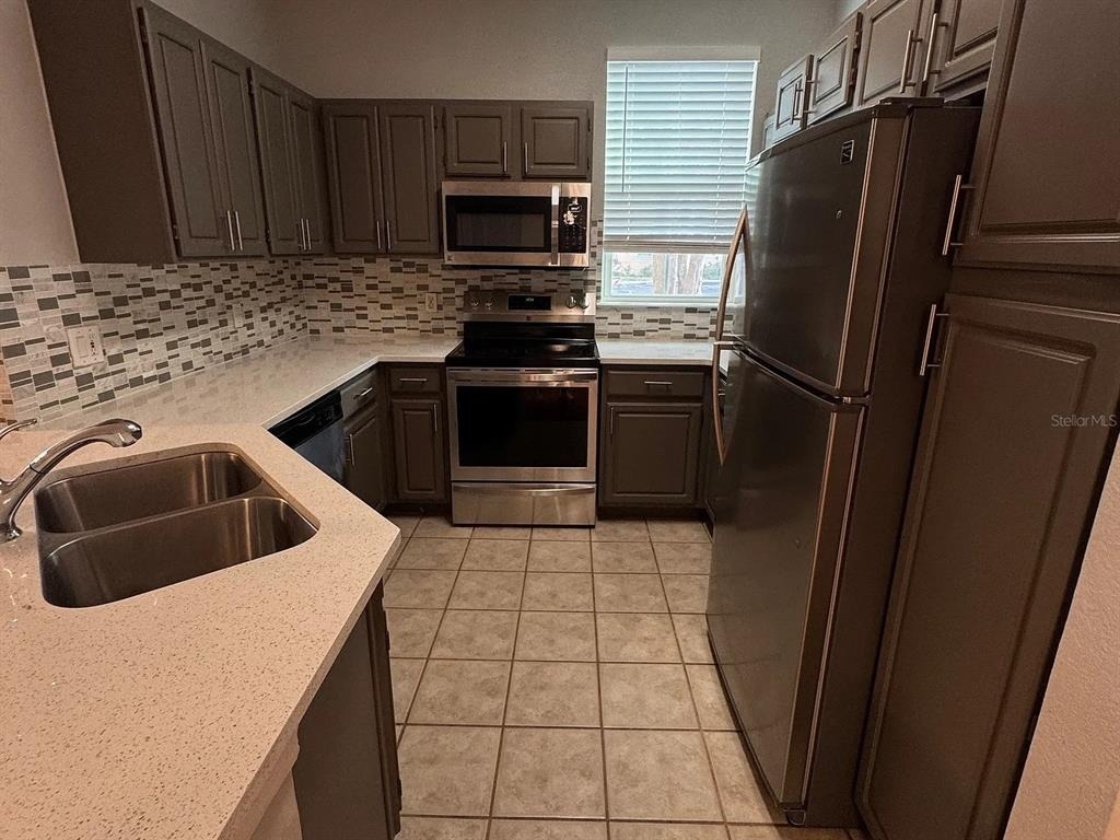 3420 Greenwich Village Boulevard - Photo 4