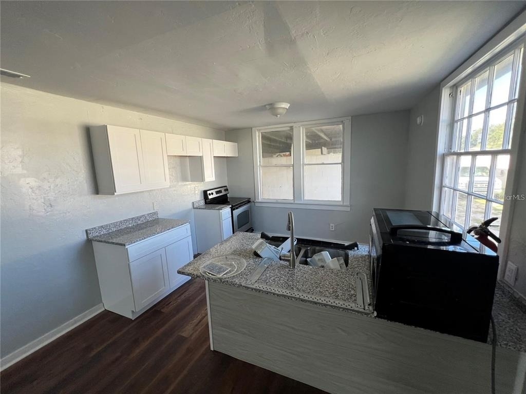 325 S Franklin Street - Photo 8