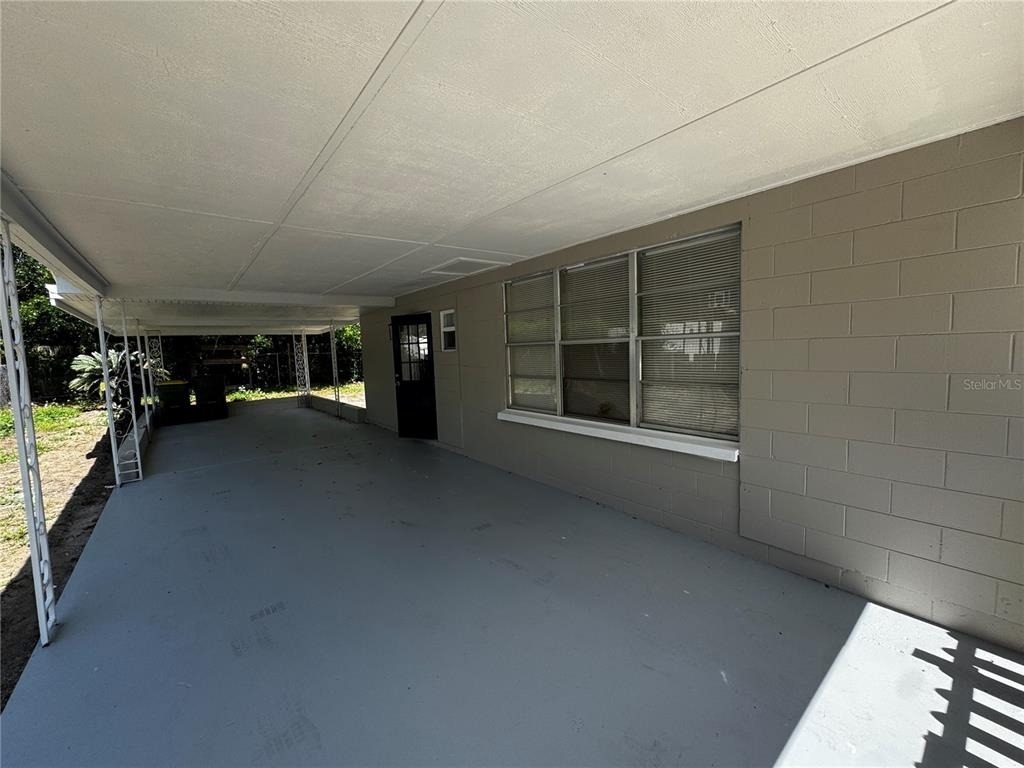 1610 Crest Avenue - Photo 2