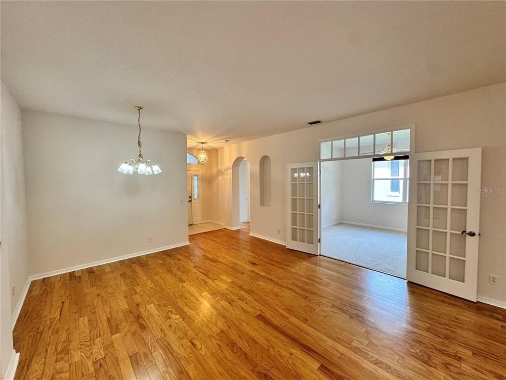 20634 Queen Alexandra Drive - Photo 2
