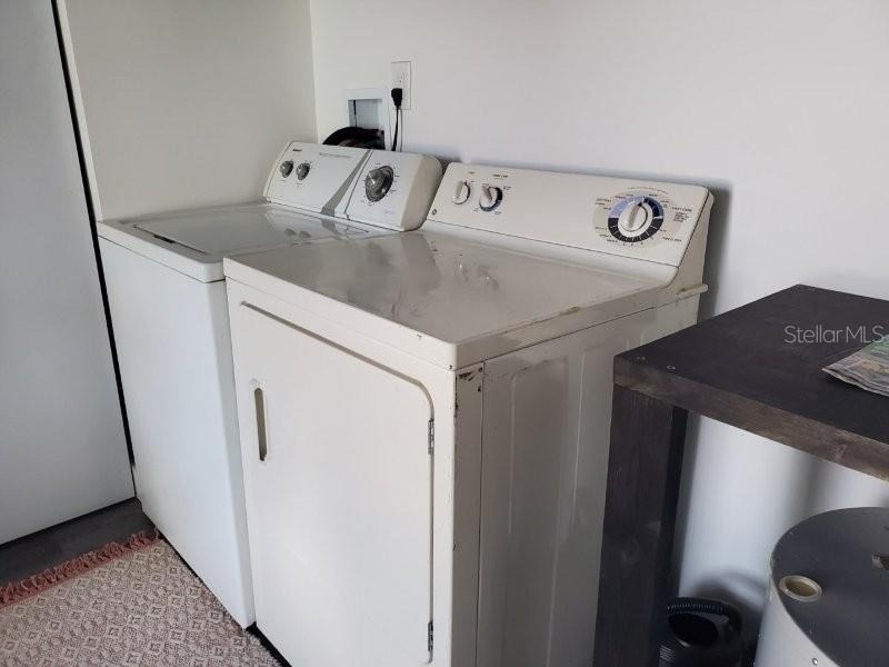 209 W Olympia Avenue - Photo 23