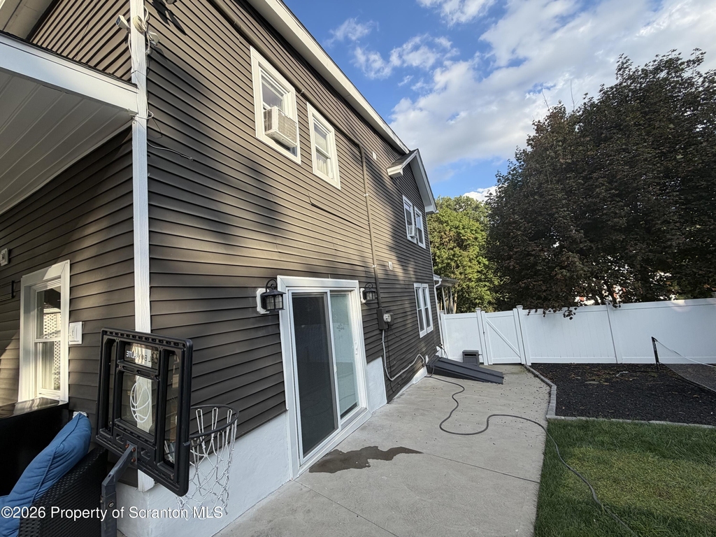 513 N Garfield Avenue - Photo 3