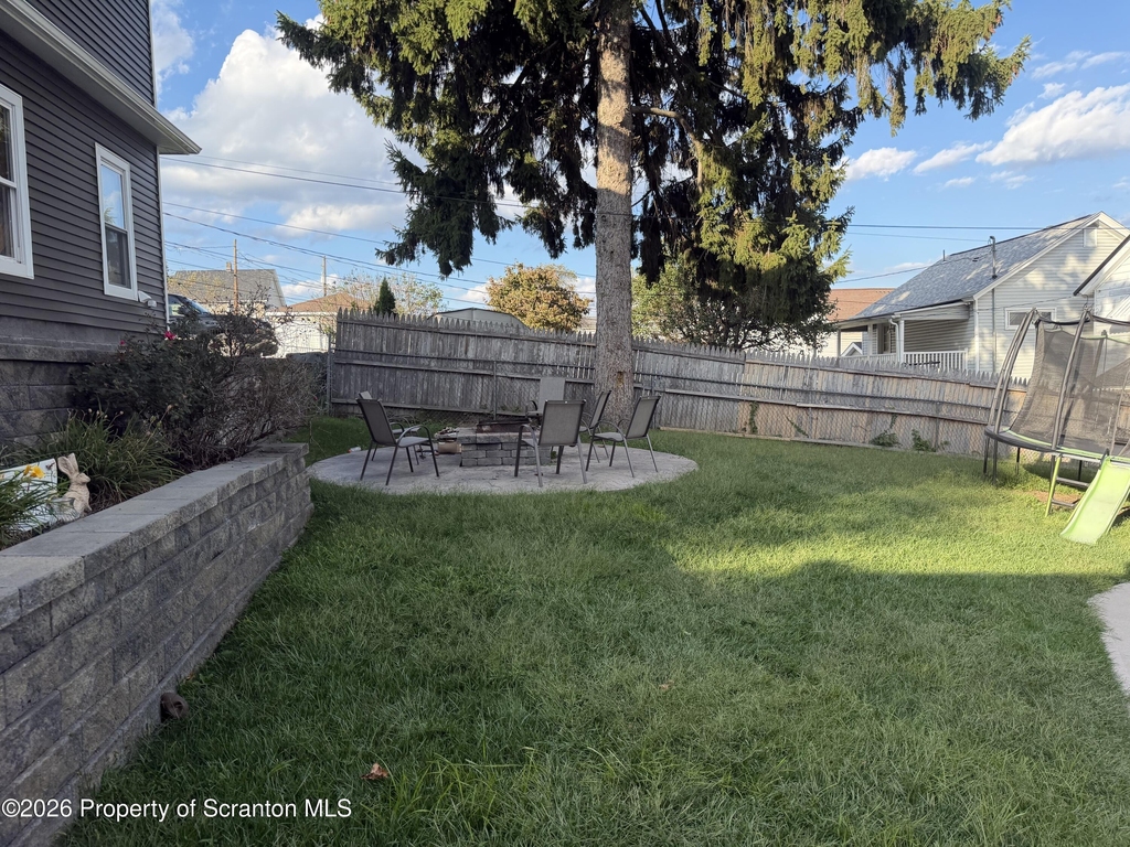 513 N Garfield Avenue - Photo 1