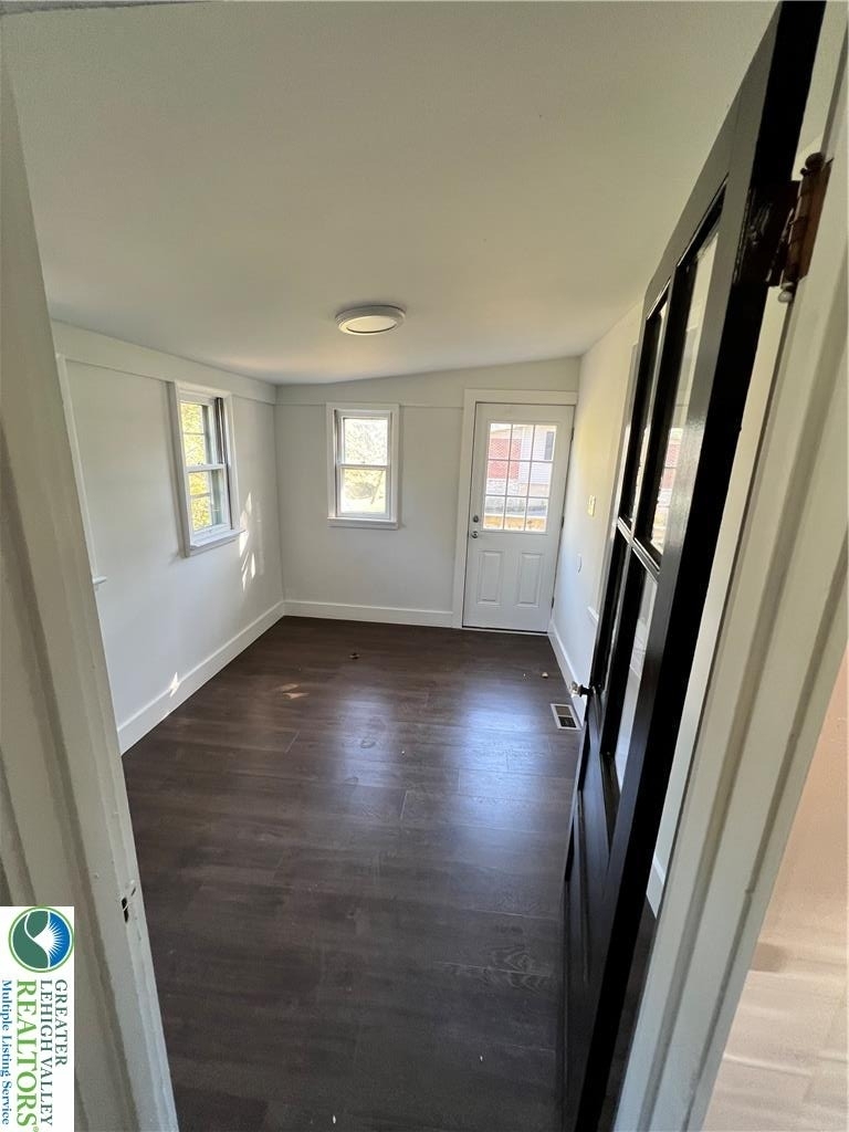 2145 Delaware Drive - Photo 3
